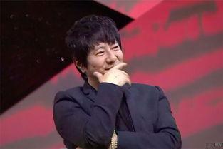 郑钧吉他照片,弹奏岁月，谱写人生