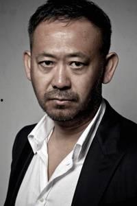 姜武图片,硬汉形象深入人心，演艺事业多面开花