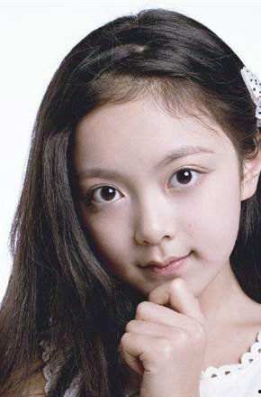 金夏恩个人资料,才华横溢的年轻艺术家，闪耀舞台的璀璨之星