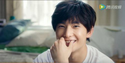 杨洋代言图片,时尚魅力，引领潮流风尚